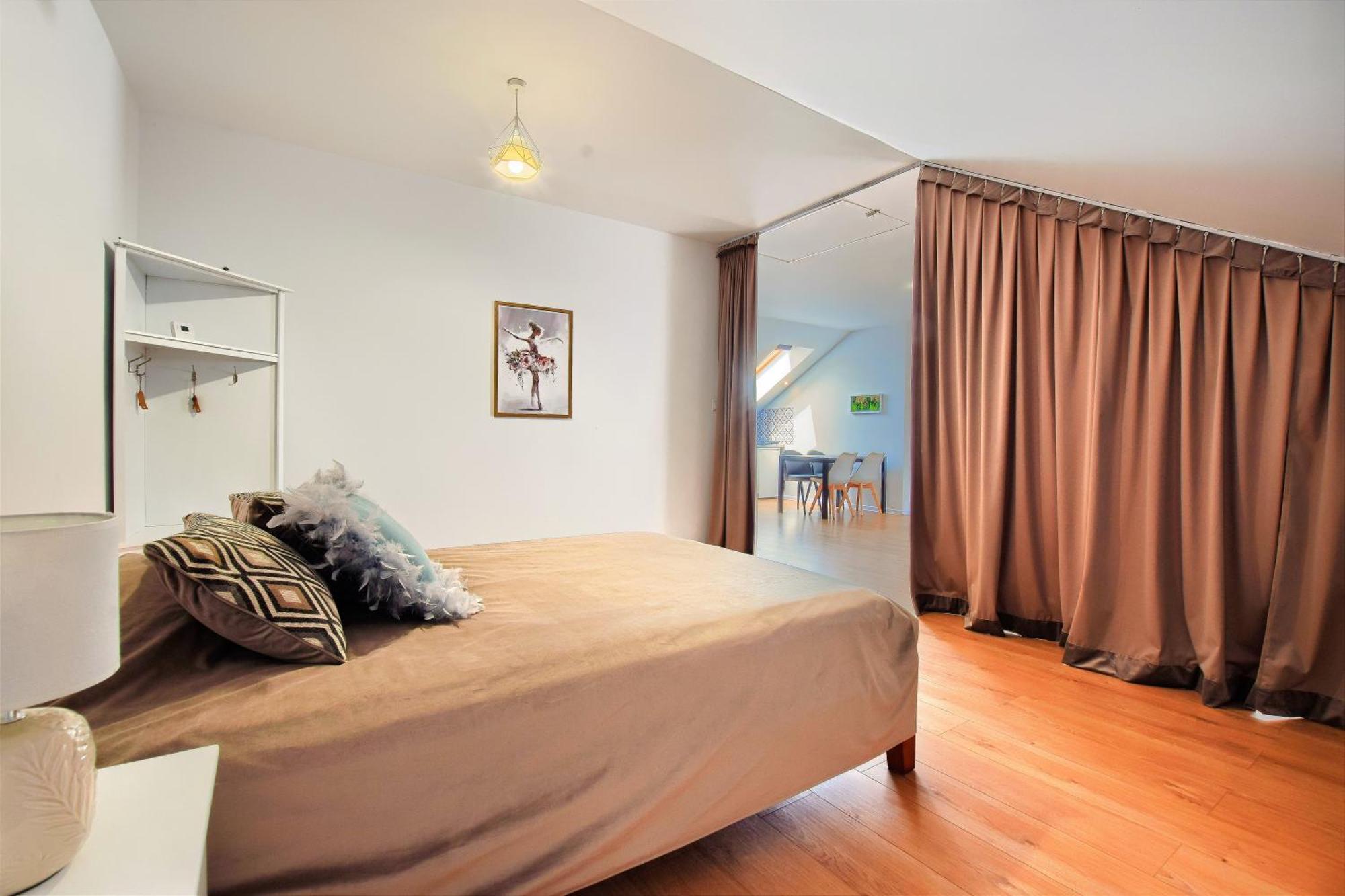 Villa Arpiona Dom Nad Jeziorem Z Jacuzzi, Sauna I Placem Zabaw Dabrowka (Wadowice)